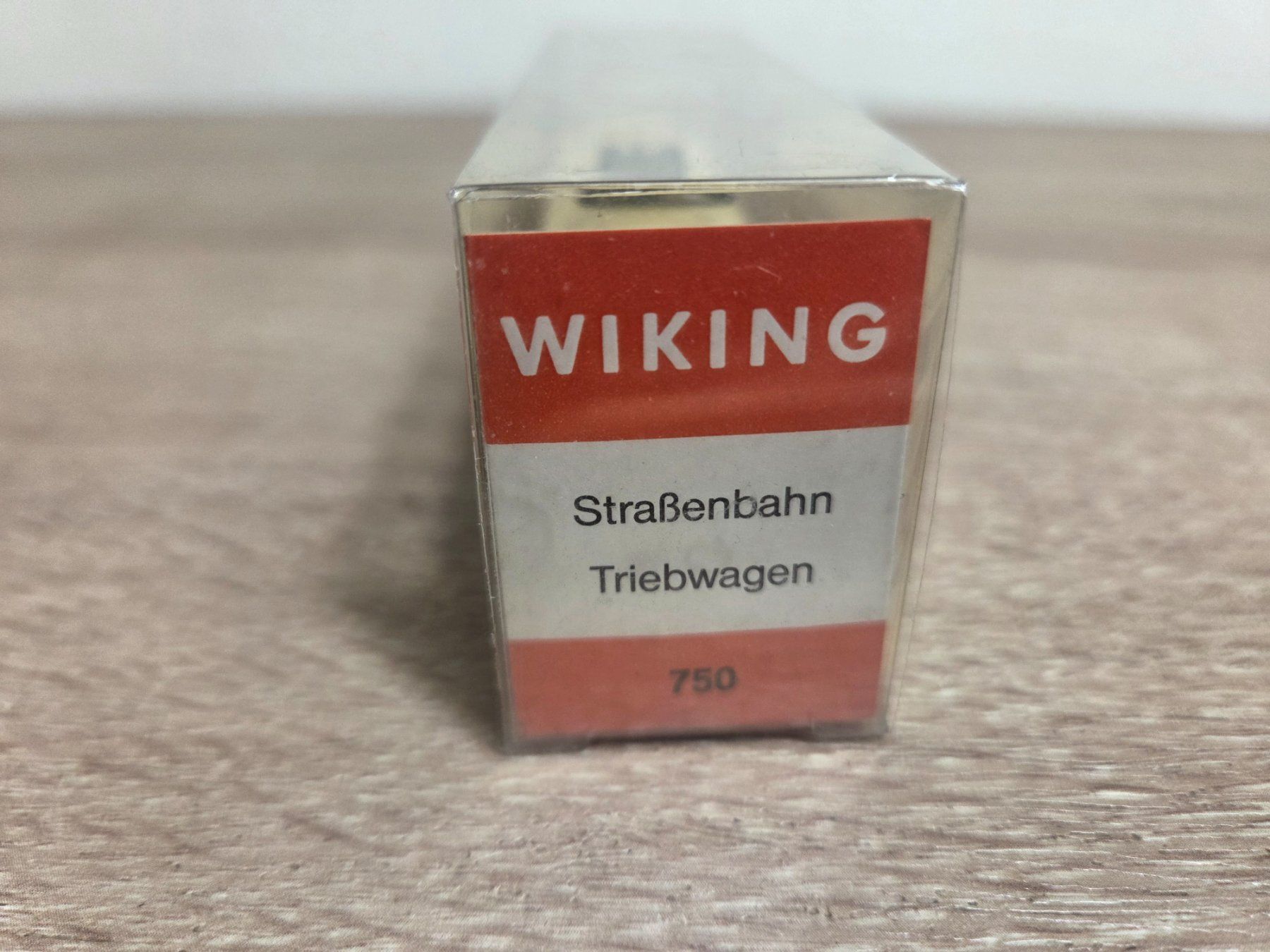 Wiking Modellini d'auto: Wiking 750 Straßenbahn Triebwagen H0 – Nuovo e nell'imballaggio originale da St-Aubin-Sauges venduto da Lo_Go 2