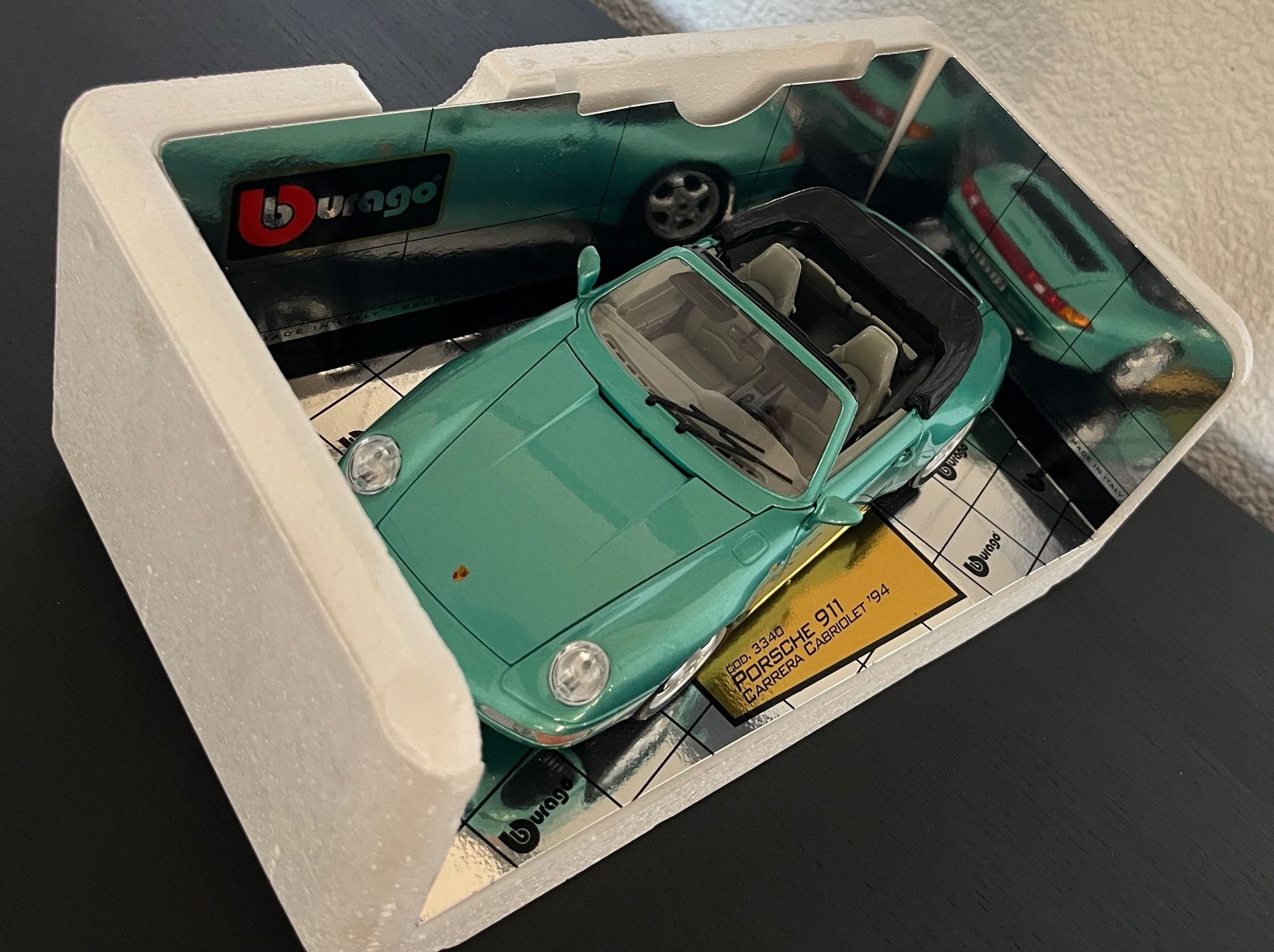 Porsche Modellautos: Porsche 911 Carrera Cabriolet '94 1:18 – Gebraucht aus St-Cergue von ncu_t267