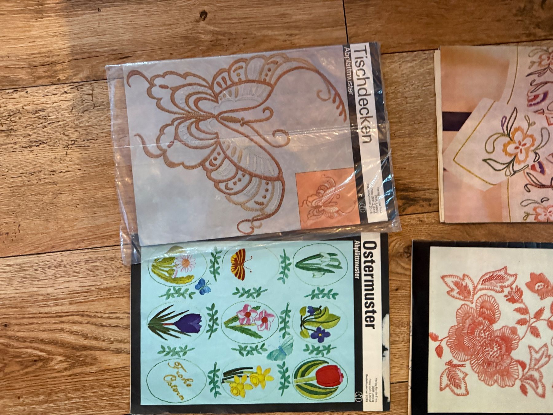 Bücher: Gemischtes Stickmuster Konvolut Blüten decken decke – Gebraucht aus Buchs SG von Billikatze5 8
