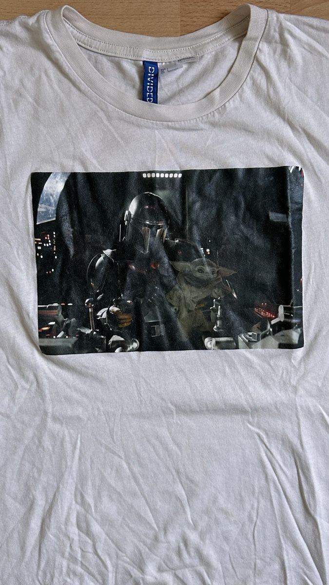 Lotti di vestiti: Star Wars und Naruto T-Shirts  – Usato da Romanshorn venduto da Butterdog 4