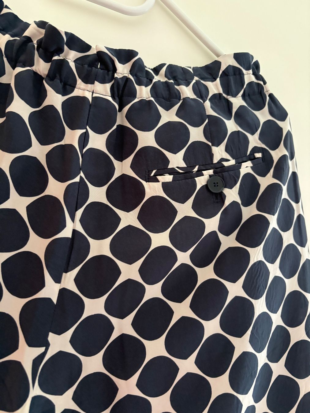Windsor Pantaloni: Windsor leichte Hose m. Seide Gr. 36/38 – Usato da Härkingen venduto da sus_y7s8 1