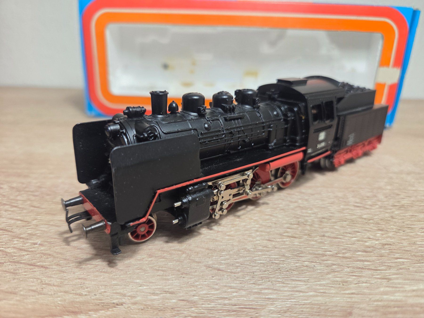 Märklin Modellini di ferrovie: Märklin 3003 Dampflok BR 24 DB H0 – Usato da St-Aubin-Sauges venduto da Lo_Go 3