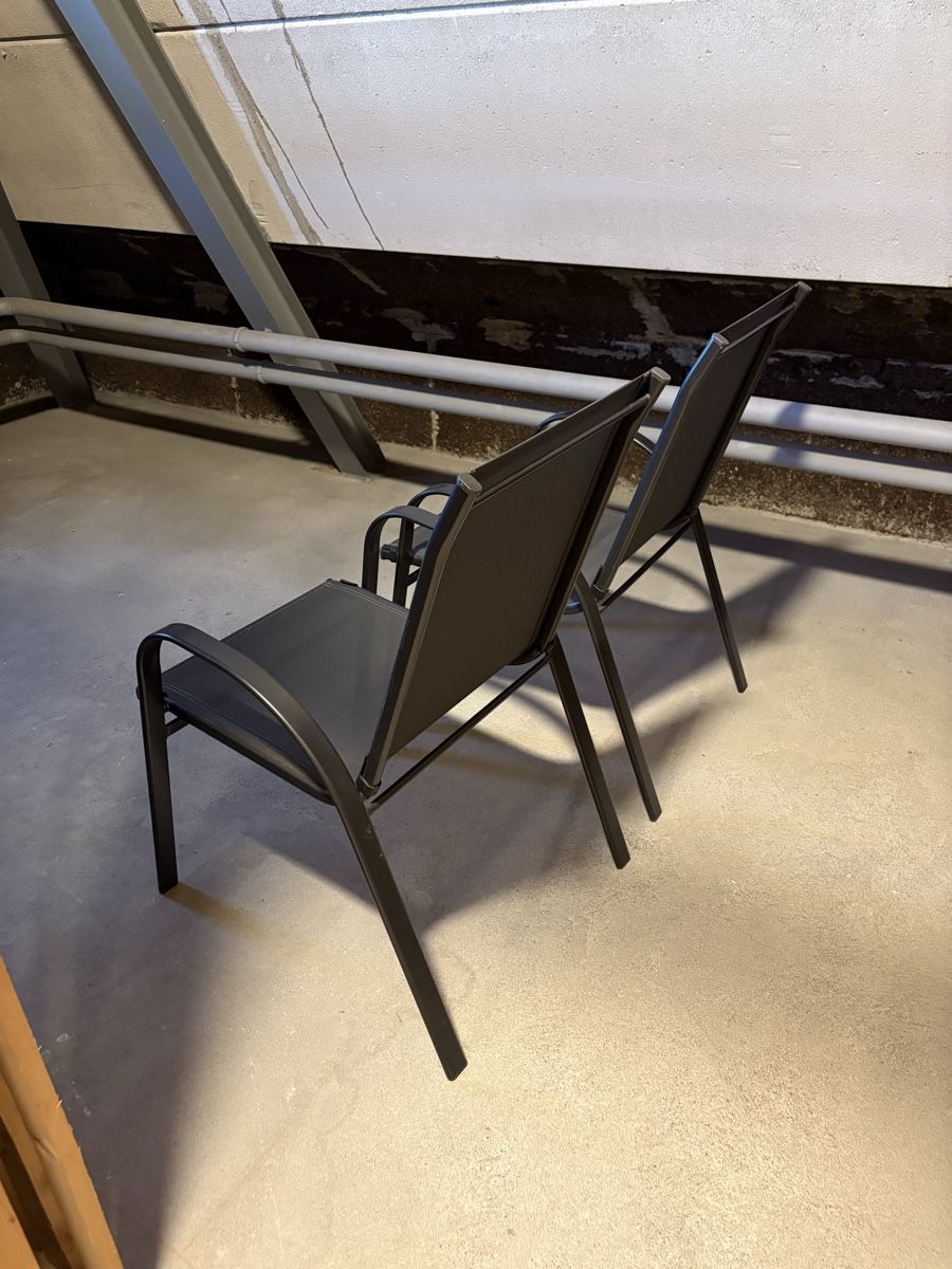 Chaises: 2 Gartenstühle – D'occasion à Zürich par deepcalvin 1
