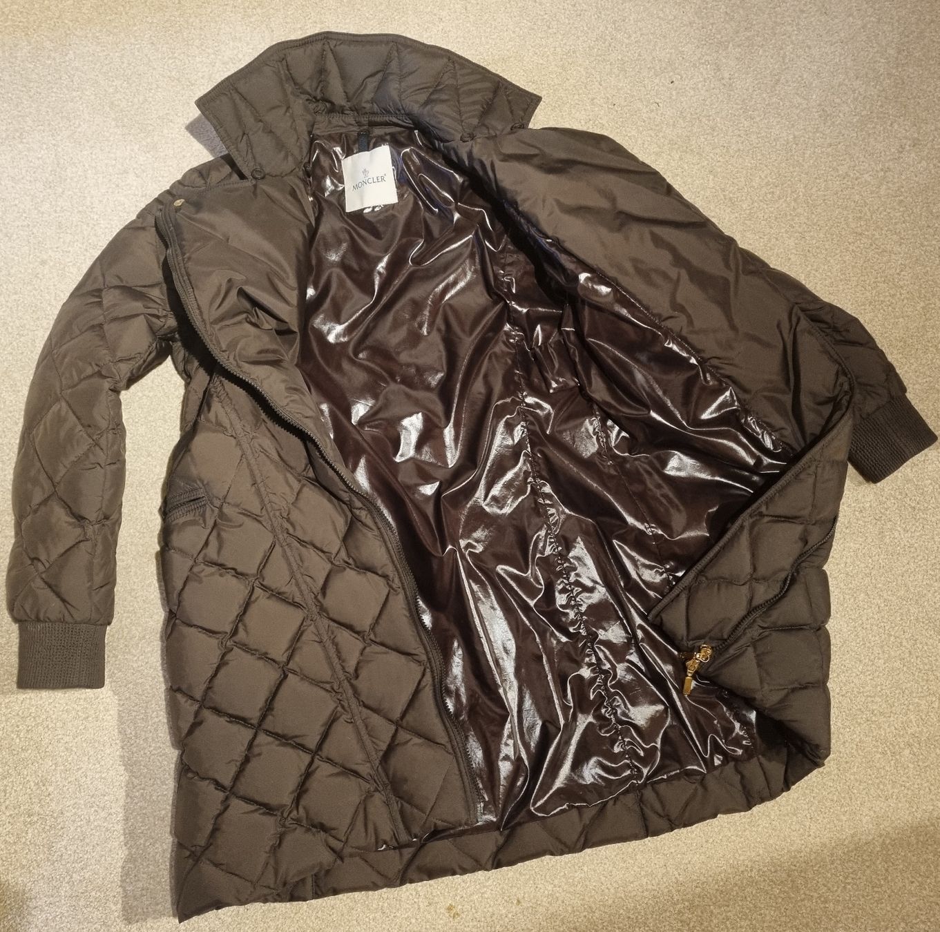 Moncler Cappotti: Doudoune Moncler, neuve, Taille M, brun – Nuovo (secondo la descrizione) da Herrliberg venduto da revelune 3