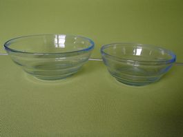 2 hellblaue Vintage Glasschüsseln