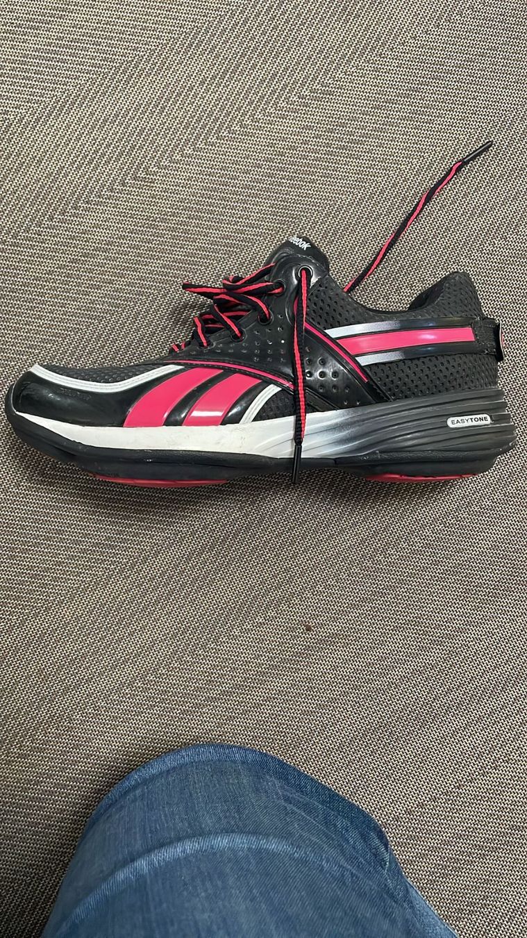 Reebok Scarpe da donna: Rebook Easy Töne 40 – Usato da Ennetbaden venduto da rossy2312 1