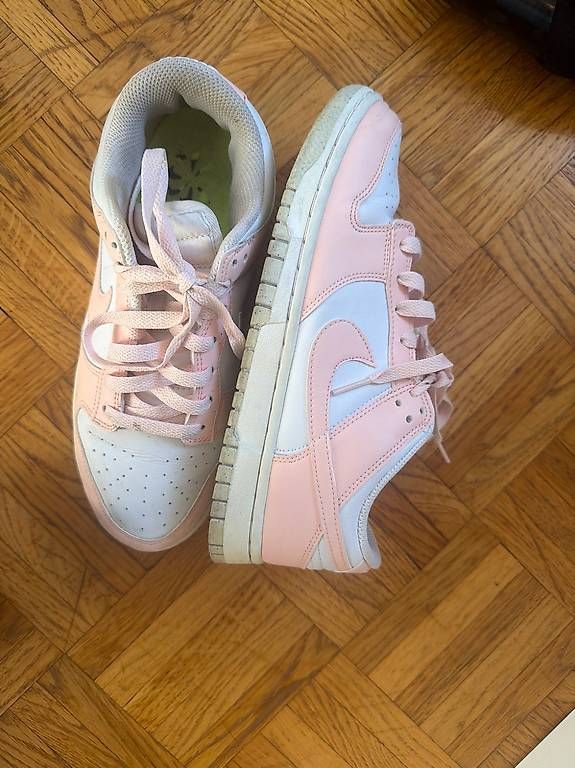 Chaussures femmes: Basket – D'occasion à La Tour-de-Peilz par pil_j6nr 1