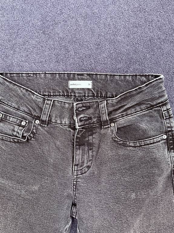 Jeans: Damen-Jeans perfect jeans – Usato da Steinhausen venduto da deikoon 2