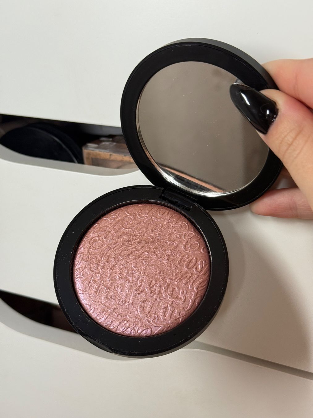 Make-up: Highlighter - Melt – Usato da Chavannes-près-Renens venduto da elobrgs