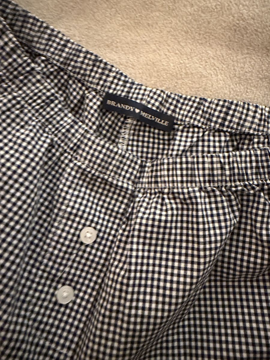 Brandy Melville Pantaloni: Shorty von Brandy Melville – Usato da Zürich venduto da emm_9ydh 1