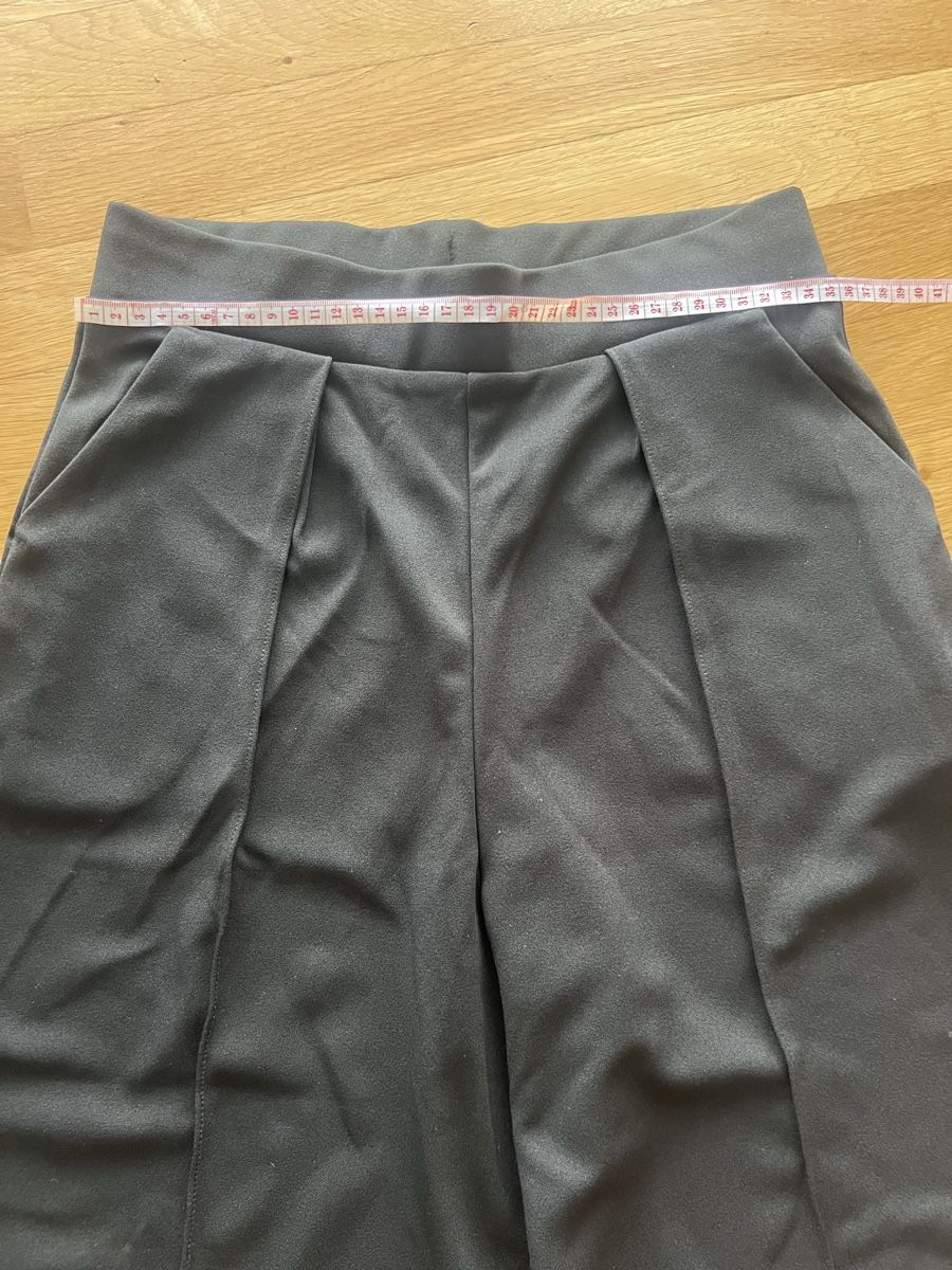 H&M Pantaloni: H&M Hose Schwarz S – Nuovo (secondo la descrizione) da Neuhaus SG venduto da bernike 1