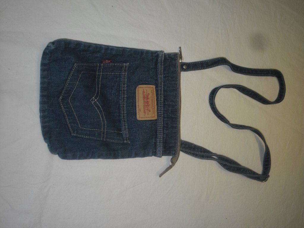 Borse da donna: Tasche - Jeans Umhängetasche - Levis – Usato da Büren SO venduto da omsa