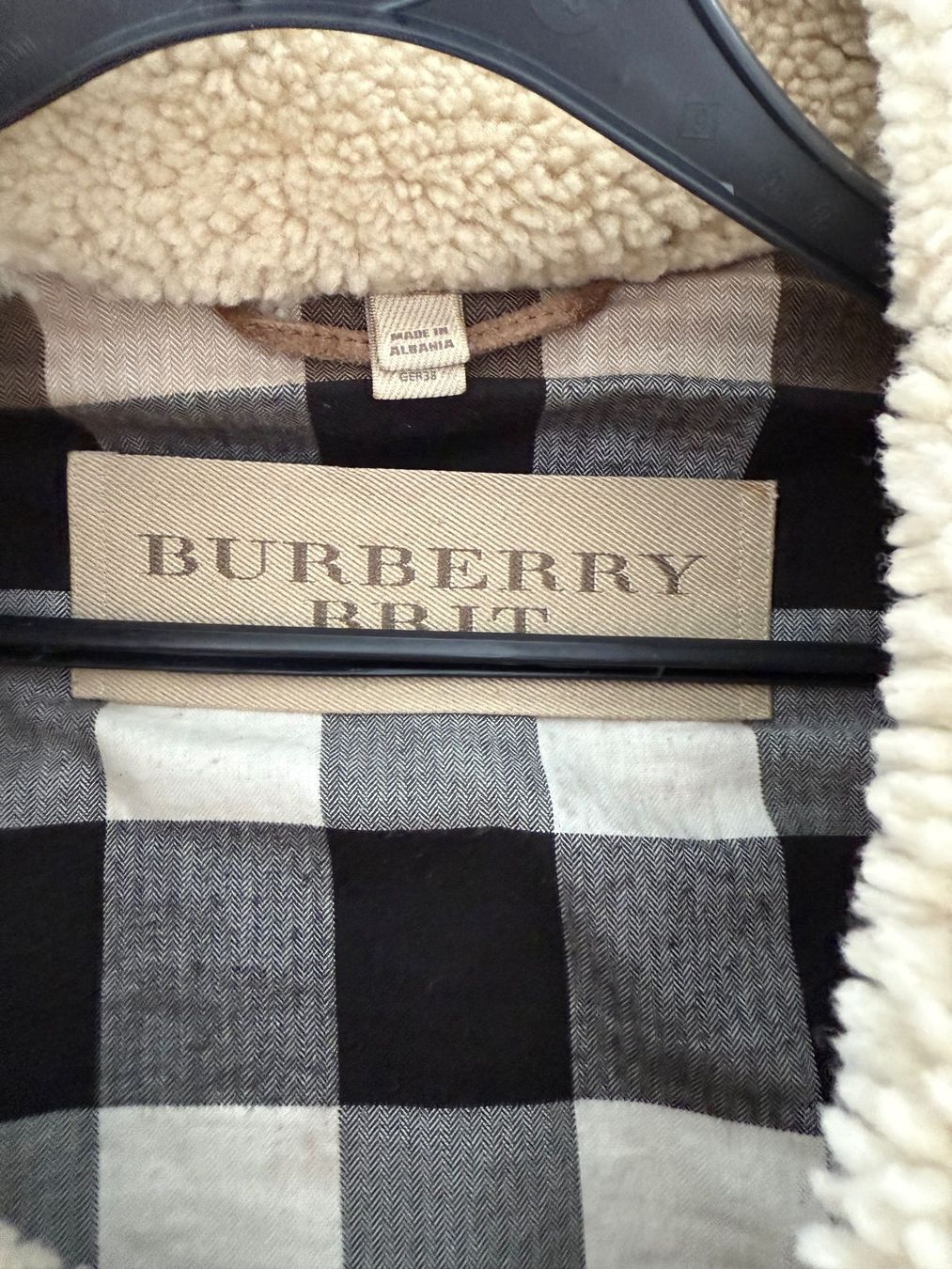 Burberry Giacche: BURBERRY BRIT Shearling Schaffell JACKE, TOP! – Usato da Wilen b. Wollerau venduto da rosmarin13 6