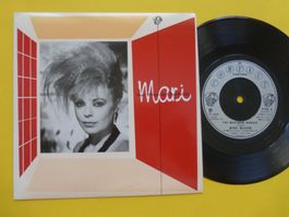 Mari Wilson – Ain't That Peculiar