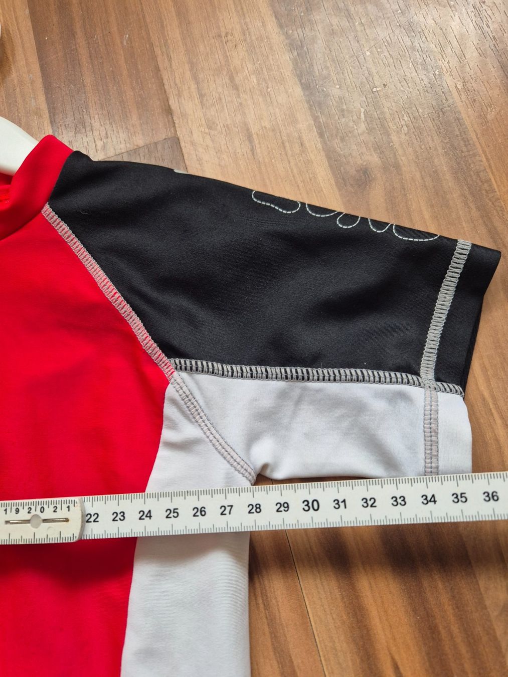 Hemden, T-Shirts & Polos: UV Badeshirt gr 110 B – Gebraucht aus Schwarzenburg von Flamingo07 1