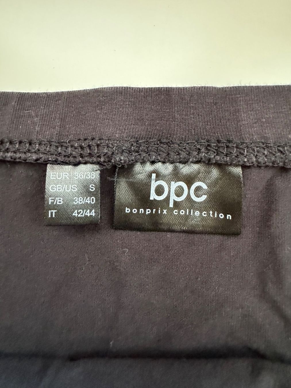 Top: Schulterfreies Basic Top von Bonprix Gr. 36/38 – Usato da Grosswangen venduto da SALE_SALE_SALE 3