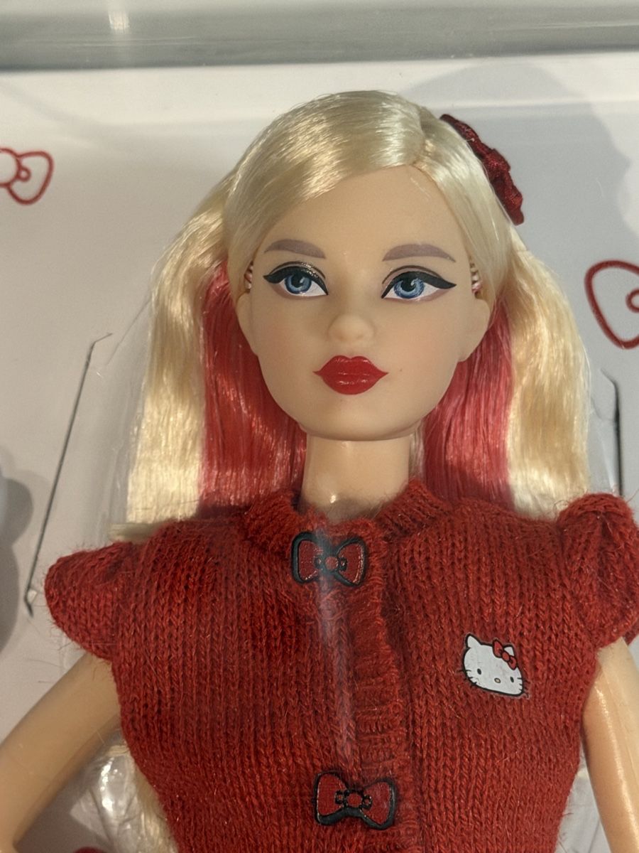 Bambole: 2017 Hello Kitty Barbie Signature – Nuovo e nell'imballaggio originale da Bürglen TG venduto da SonneMondSterne99 1