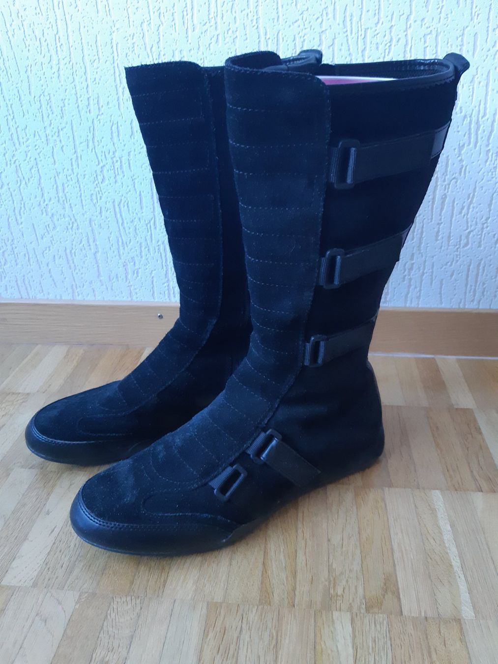 Esprit Scarpe da donna: Bottes Esprit en taille 41 – Usato da Meyrin venduto da lay_6z6q