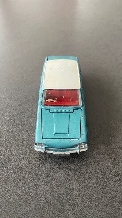 Dinky Toys Modellini d'auto: Dinky Toys Triumph 2000 réf. 135 made in England – Usato da Meyrin venduto da Abac007 1