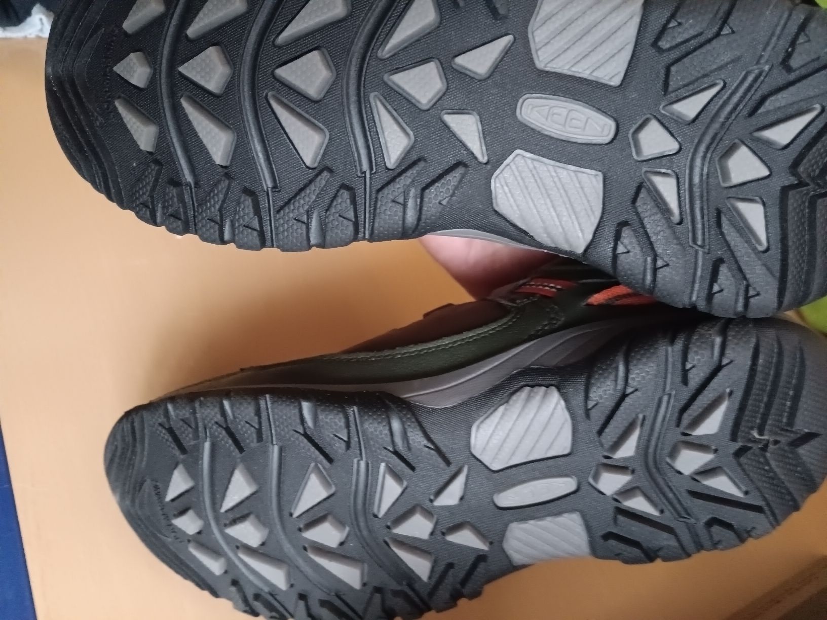 Keen Scarpe per ragazzi: Keen Targhee Mid Wanderschuhe Gr. 36, Neu – Nuovo e nell'imballaggio originale da Kappel SO venduto da Flo25 2