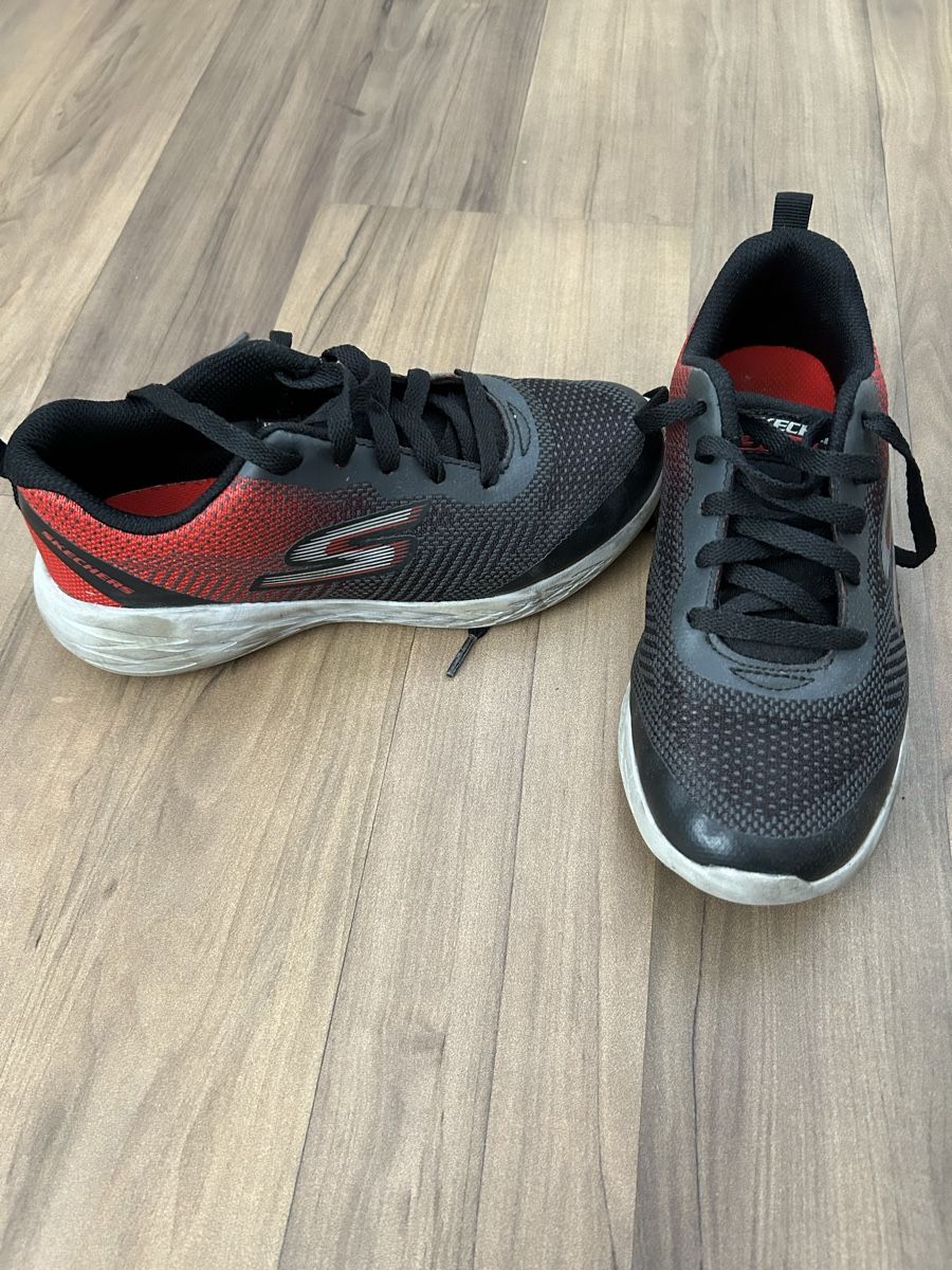 Scarpe per ragazzi: Sketchers Gr.35 – Usato da Breitenbach venduto da Diamondlady