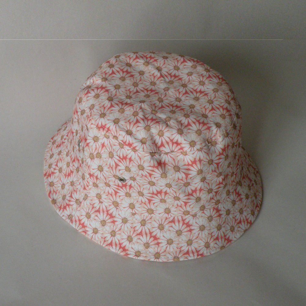 Copricapi, berretti & cappellini: Bucket Hat von We Are V – Nuovo e nell'imballaggio originale da Schüpfheim venduto da WeAreV 3