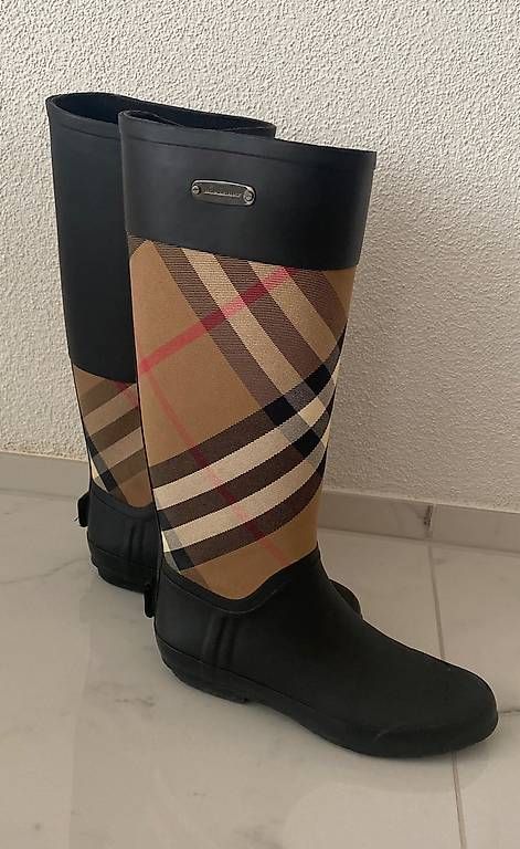 Burberry Scarpe da donna: Burberry Damenstiefel – Usato da Kollbrunn venduto da datu80