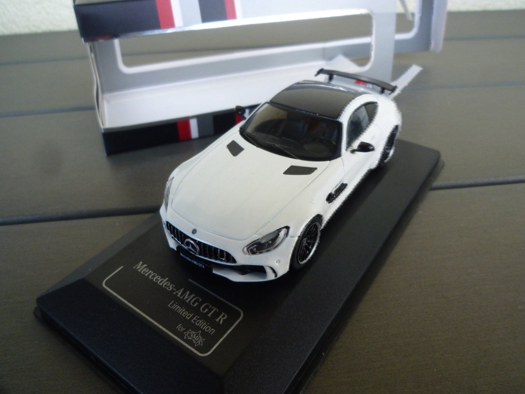 Mercedes-Benz Modellini d'auto: Mercedes AMG GT R – Nuovo e nell'imballaggio originale da Flawil venduto da Imperiosud 1