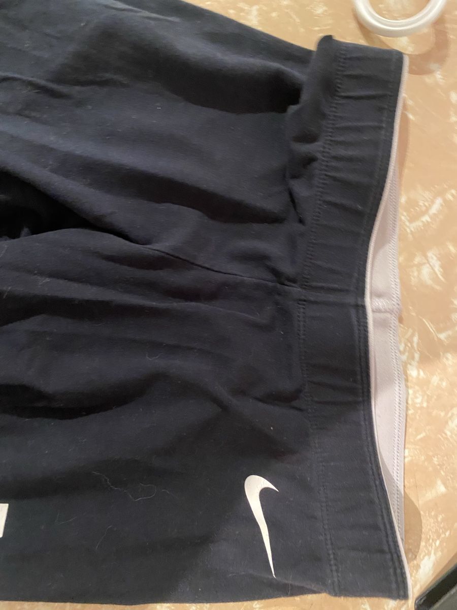 Nike Leggings: Legging Nike – D'occasion à St-Légier-Chiésaz par lea_6k5s 1
