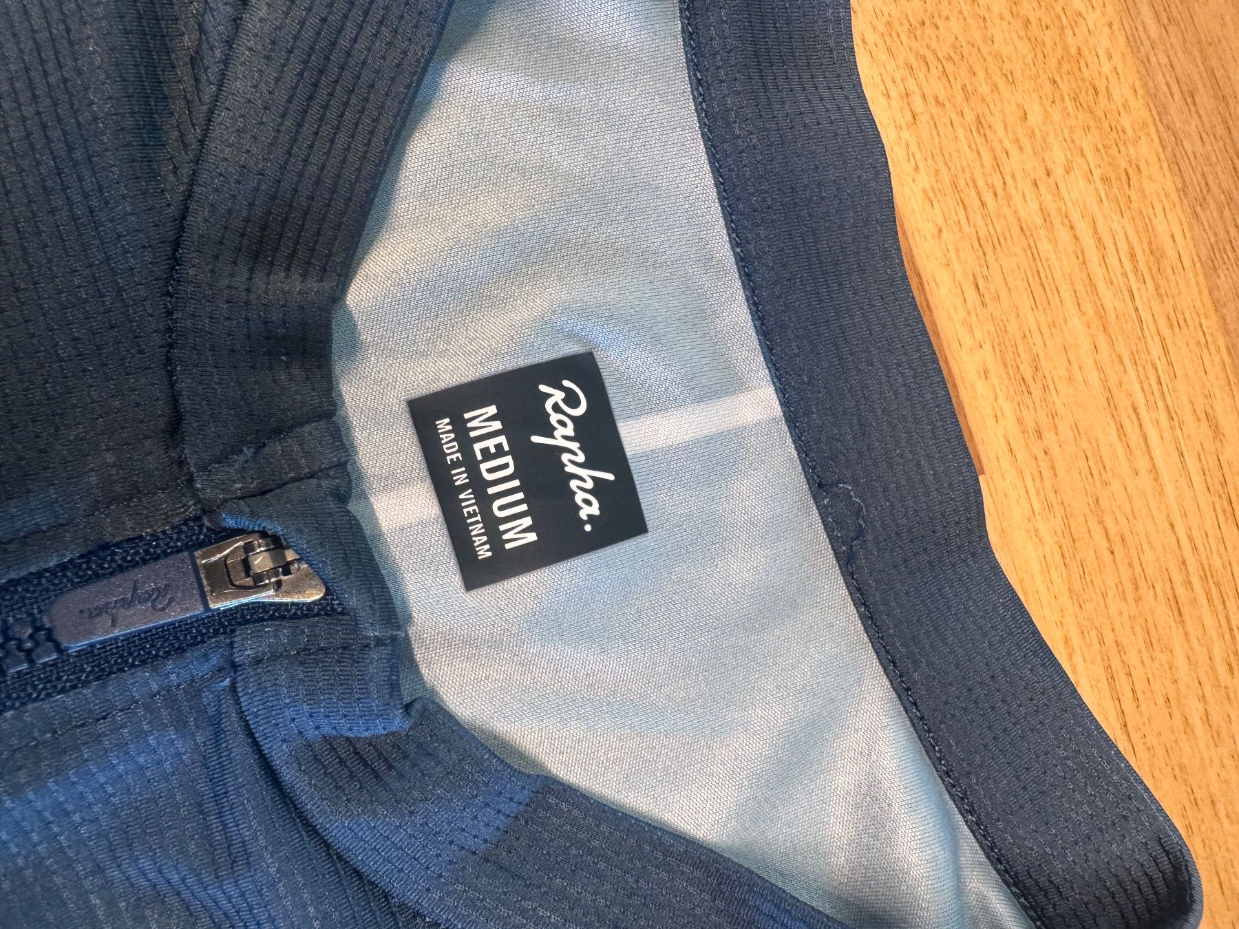 Rapha Leibchen & Hosen: Rapha Pro Team Training Jersey - ASTRAL - Medium – Gebraucht aus Wettswil von asnep182 2