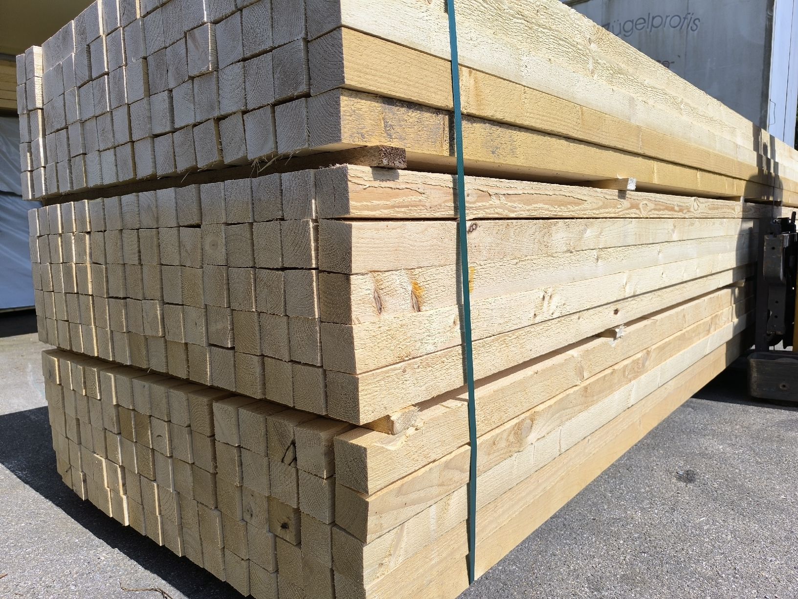 Articoli in legno: Dopellatten Konterlatten 60/60/3/5m – Usato da Basel venduto da e-swiss 2
