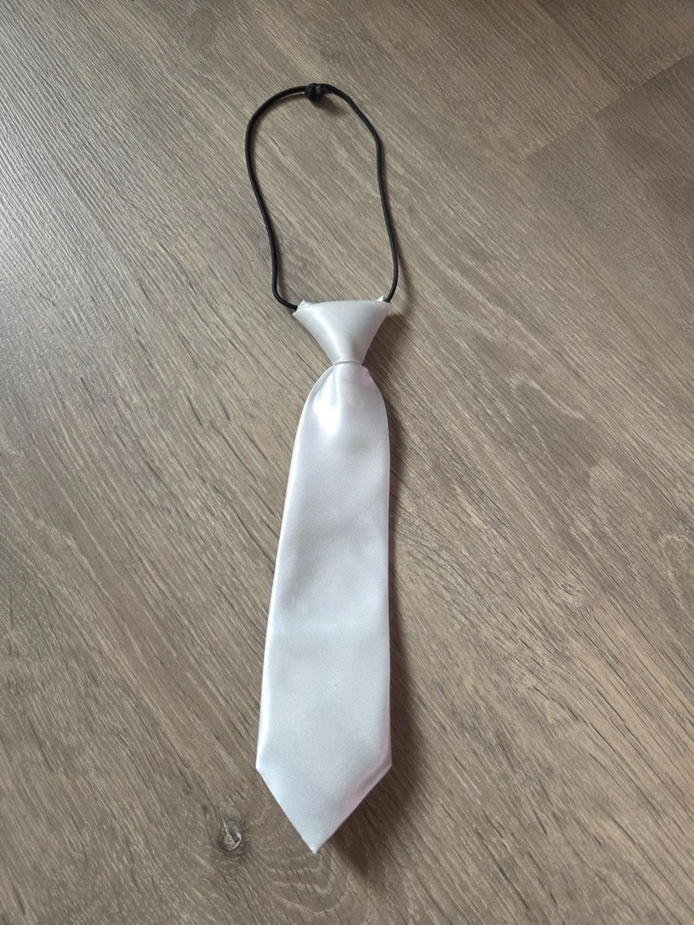 Altro abbigliamento per bambino: Kinderkrawatte mit Gummiband, festlich weiss, Einheitsgrösse – Usato da Schlierbach venduto da smeralda1313