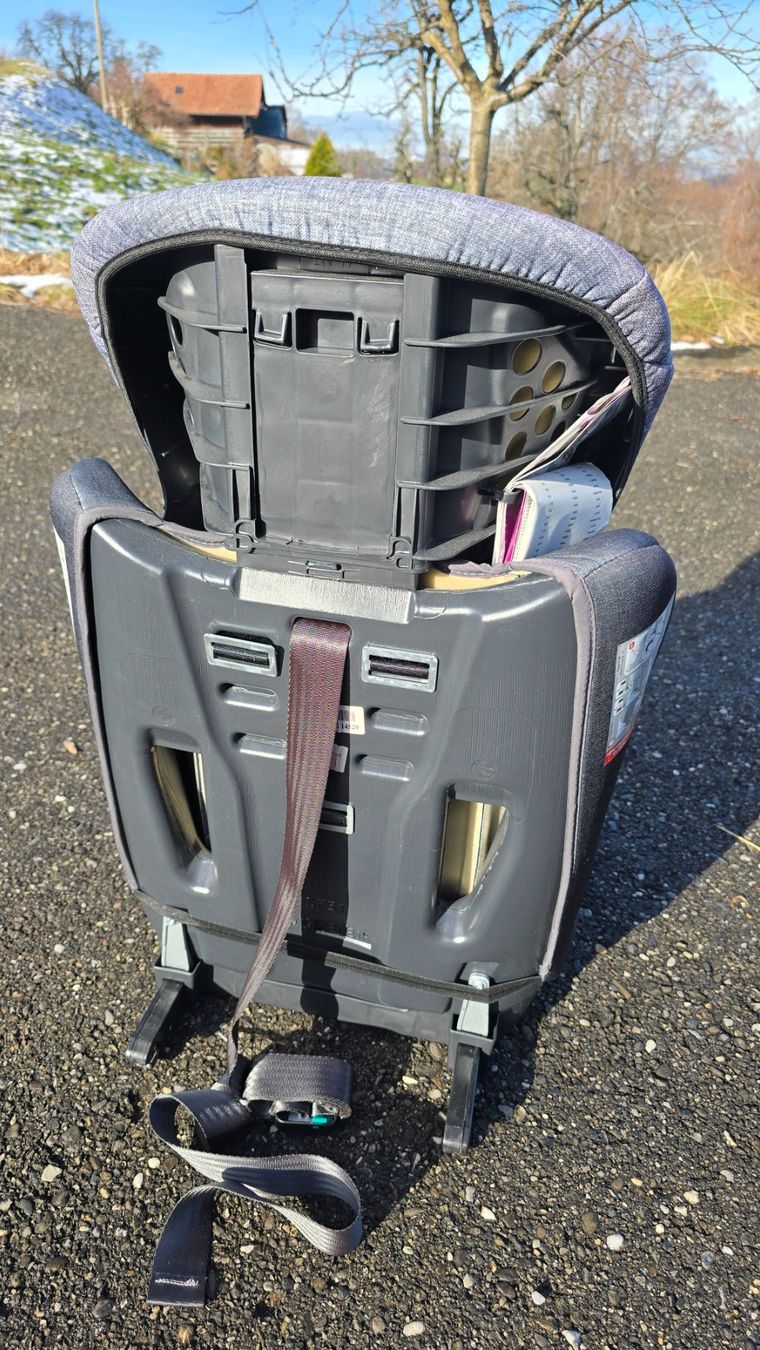 Seggiolini per auto: Mambo Isofix Auto-Kindersitz – Usato da Krattigen venduto da sekretariat2 3