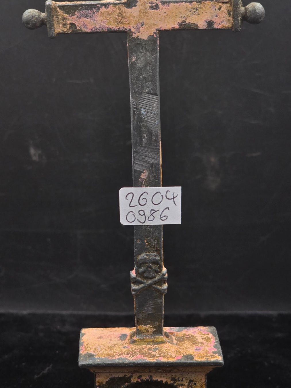 Sculture & Statue: Antikes Tischkreuz aus Eisen – Usato da Rorschacherberg venduto da snOOpydOg11 5