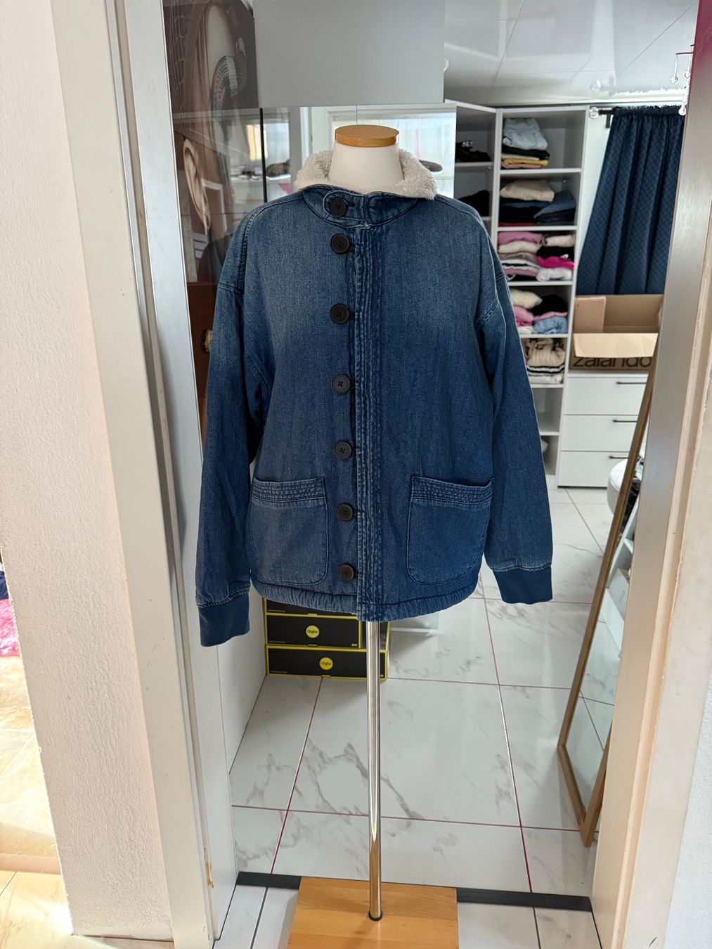 Guess Jacken: Guess Jeansjacke mit Teddyfutter, Gr. M - Winterjacke! – Gebraucht aus Arch von Aga84 3