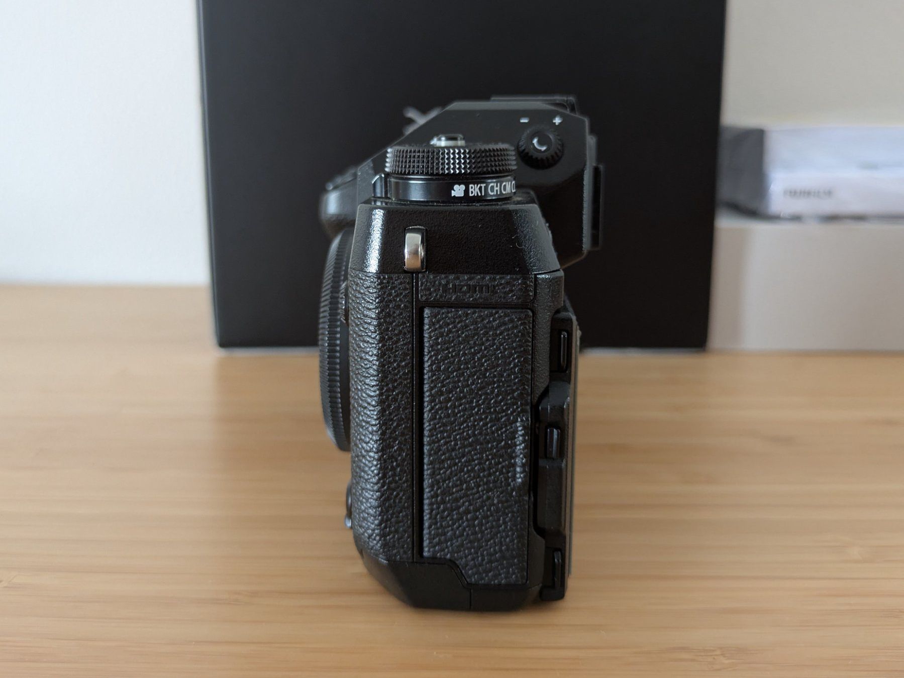 Fujifilm Appareil photo: Fujifilm X-H1 Camera Body – D'occasion à Basel par adr_gmt9 5