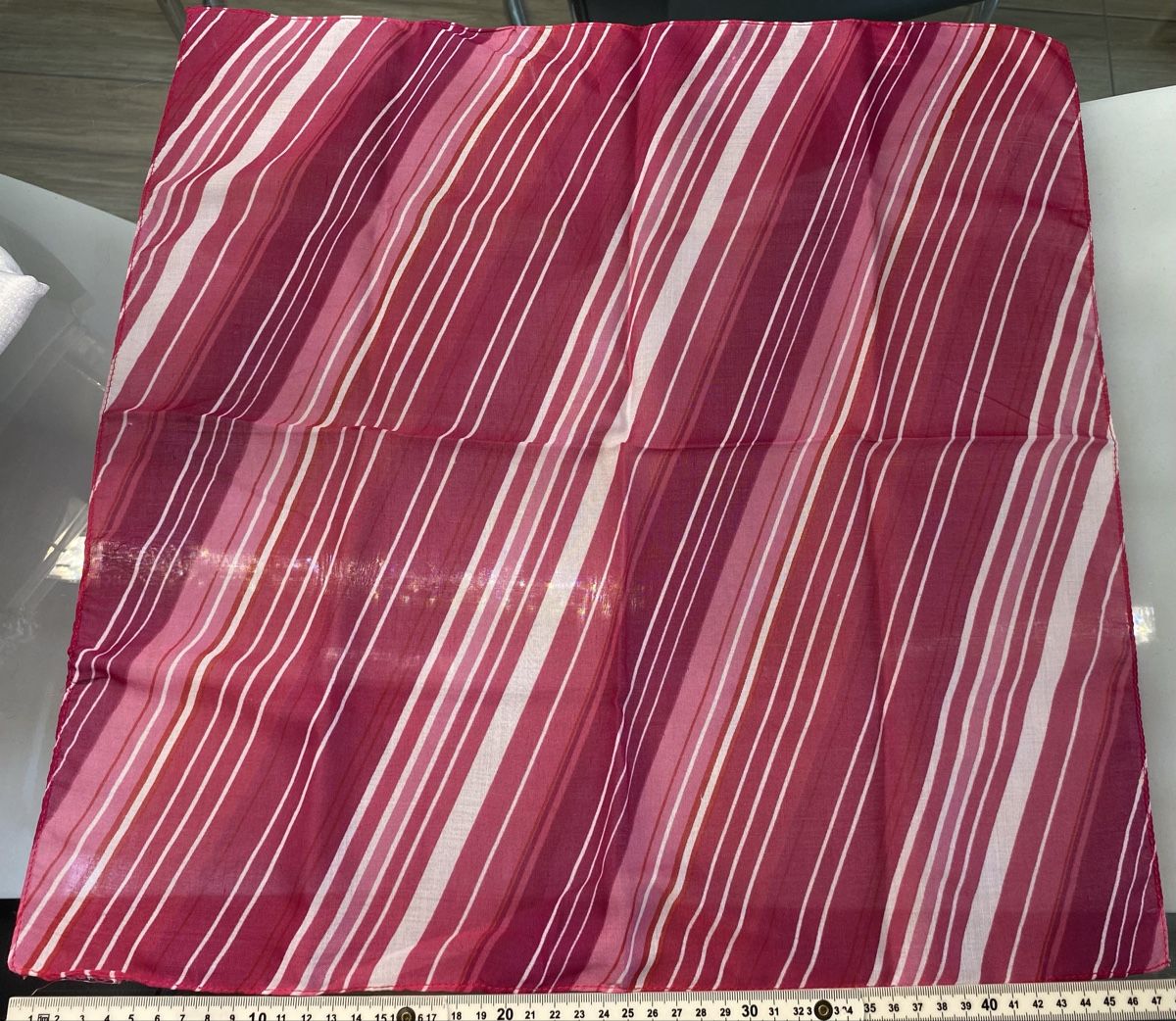 Foulards, Tücher & Schals: süsses Foulard pink gestreift – Gebraucht aus Hausen AG von corinne_g 1