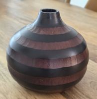 Holzvase gestreift dunkelrot braun Handarbeit 