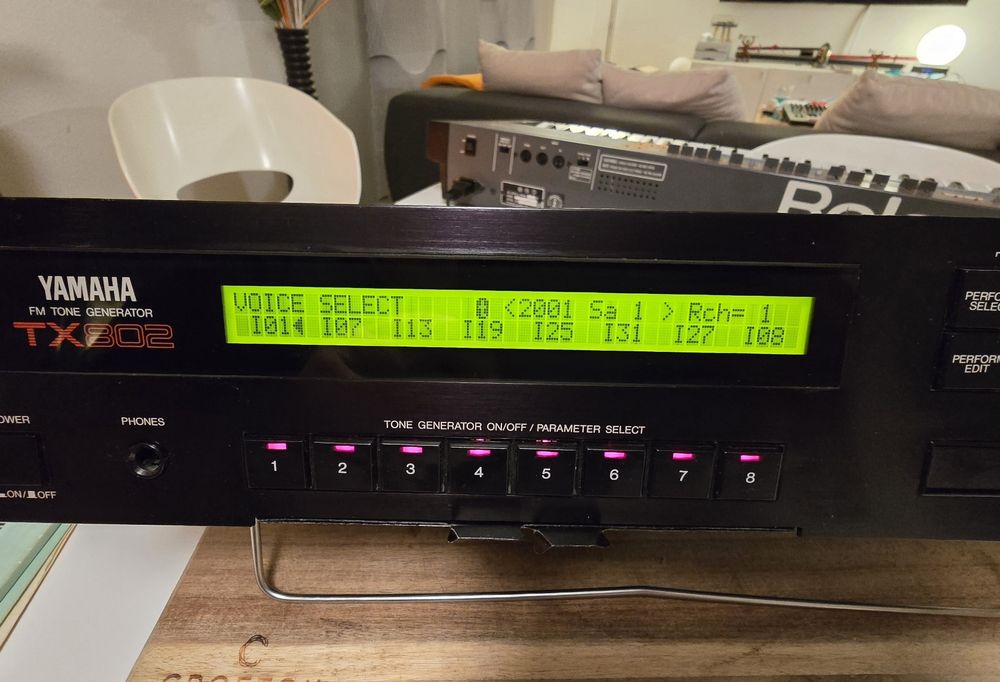 Yamaha TX802 FM Tone Generator Synthesizer des DX7 II (Gebraucht) in ...
