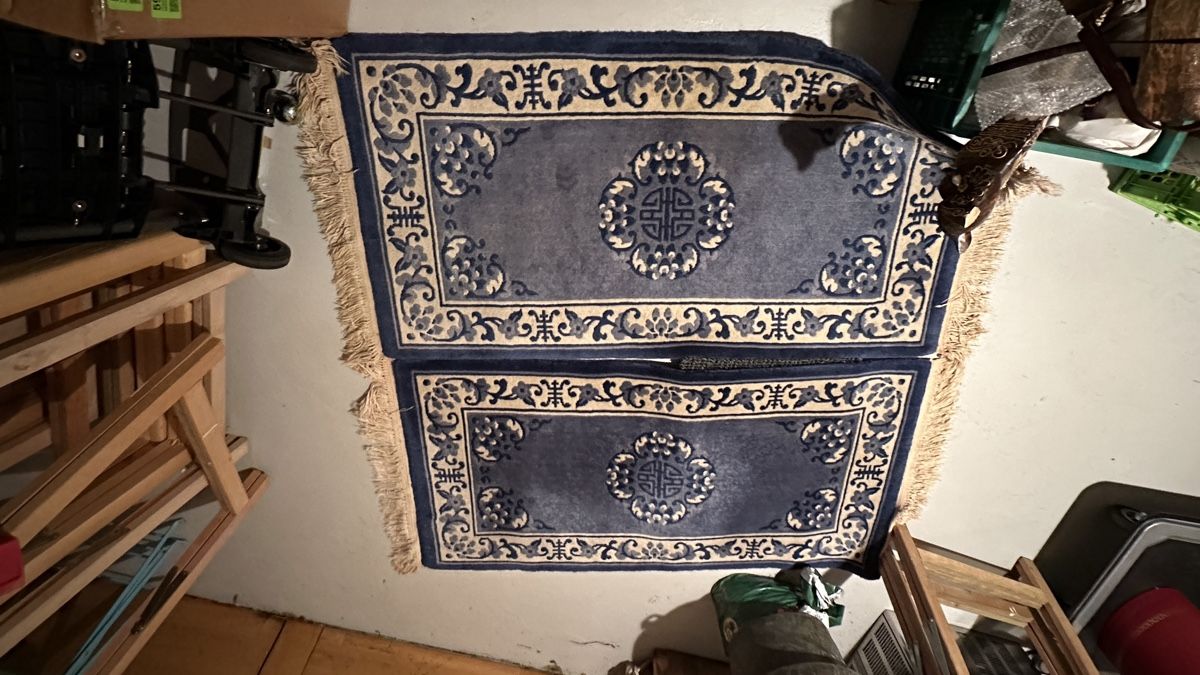 Teppiche: 2 China Teppiche blau – Gebraucht aus Aarburg von Schatzaffe