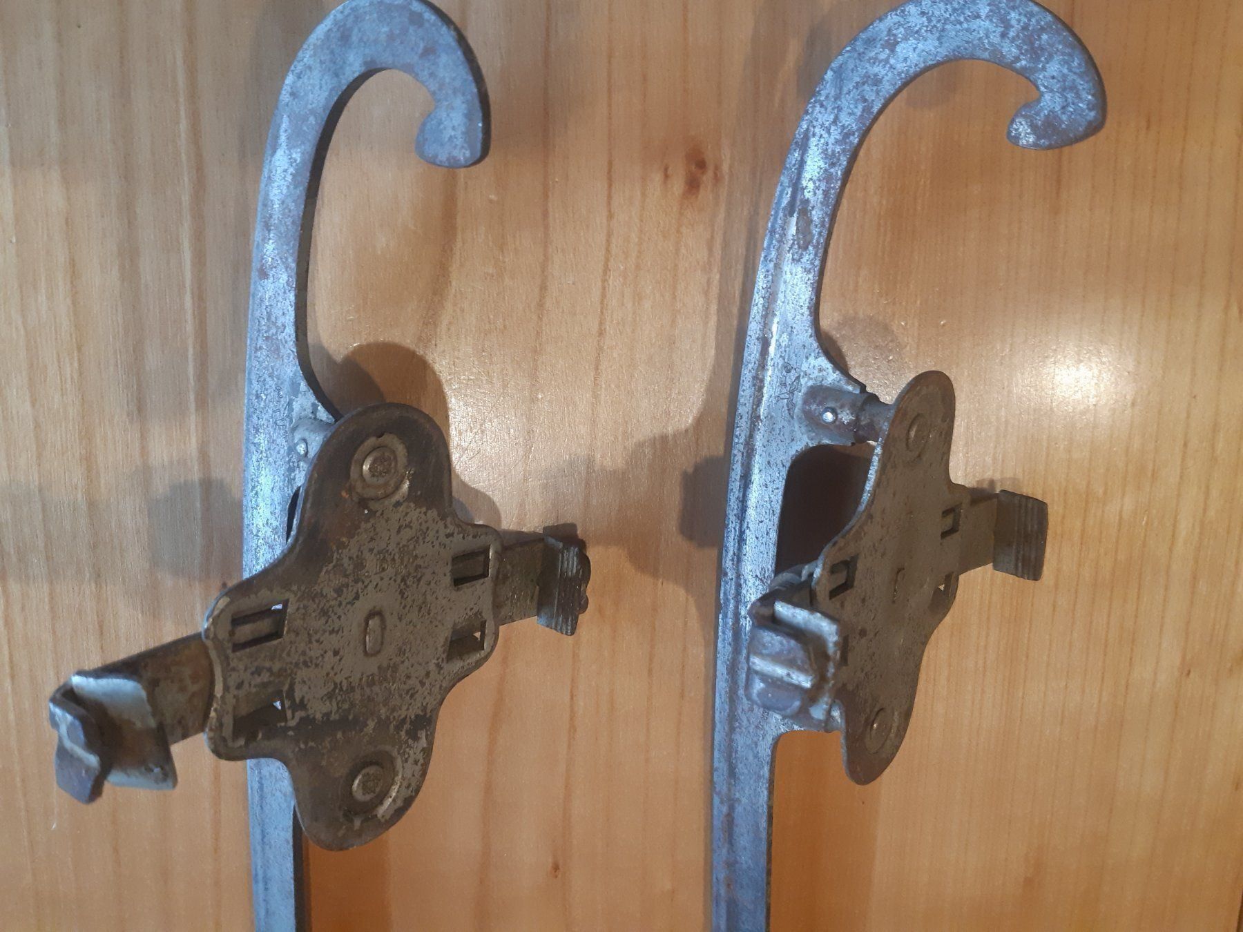 Schlittschuhe: Antike Schlittschuhe – Gebraucht aus Grindelwald von carro5 4
