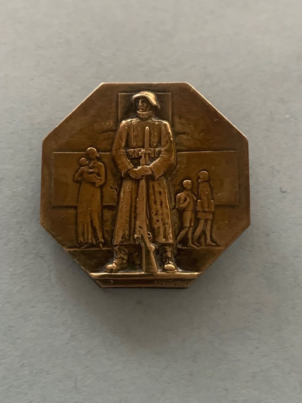 Schweizer Armee Placchette & Badge: CROIX ROUGE - NationalSpendeInsigne 1940 - Abzeichen/Insigne – Usato da LE LIGNON venduto da Katanaion