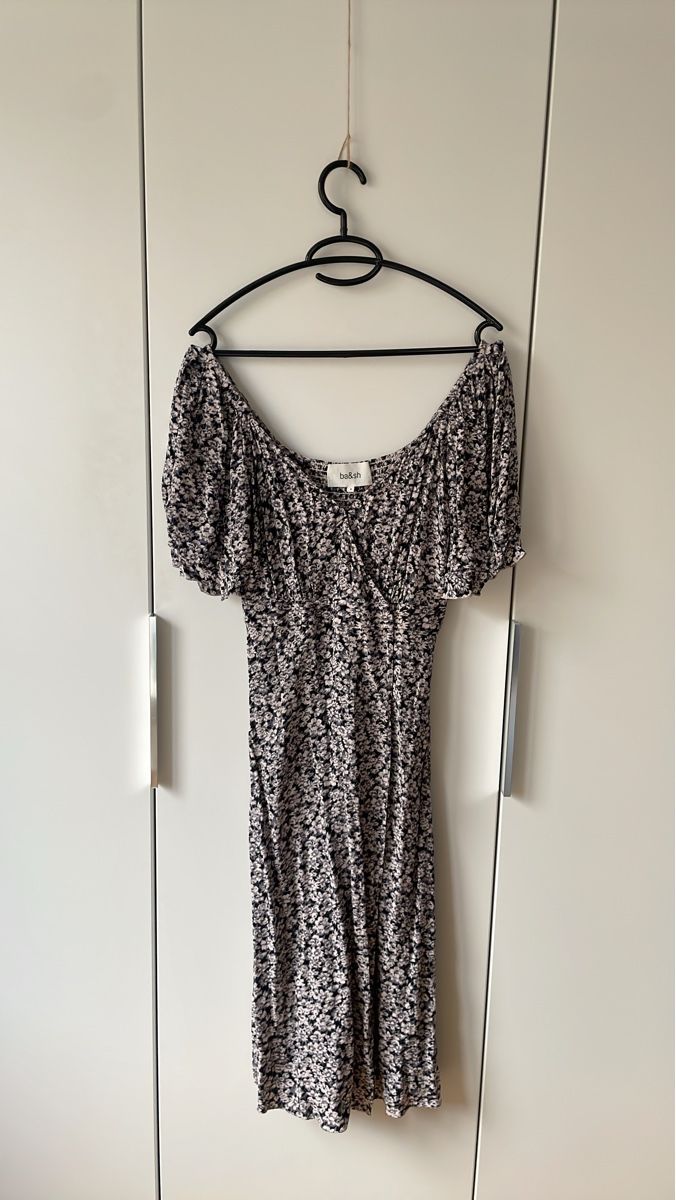 Ba&Sh Kleider: Ba&sh Kleid mit Blumenmuster, Grösse 36 – Gebraucht aus Basel von lea_d56l
