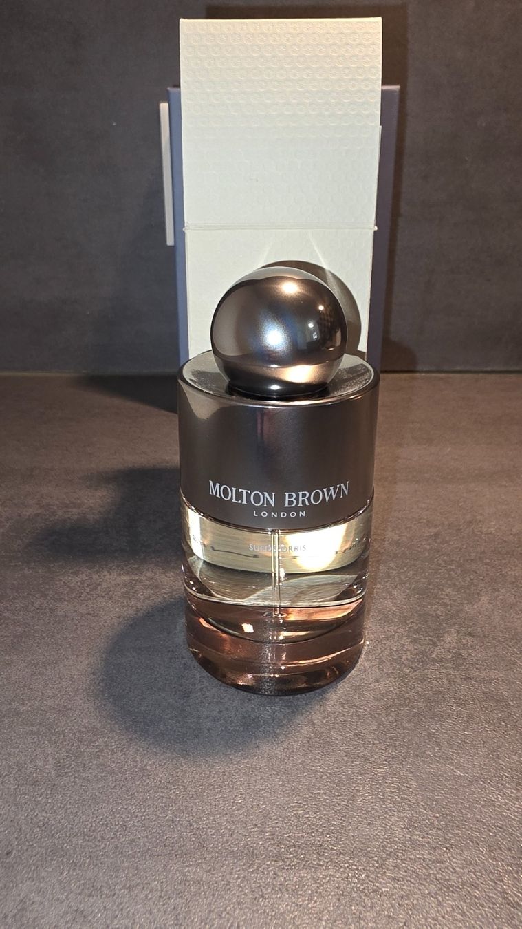 Parfum & Eau de Toilette: Suede Orris EDT - Molton Brown – Gebraucht aus Lausanne von Andonia