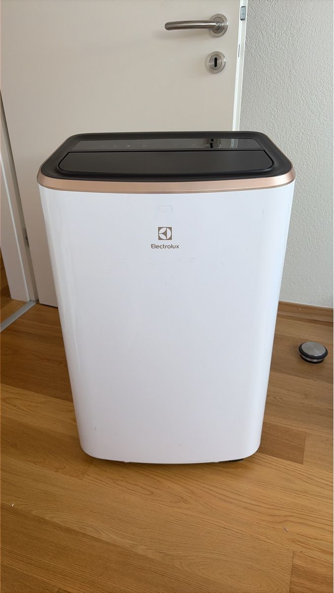 Electrolux Condizionatori: Climatiseur Electrolux portable blanc – Usato da Chambésy venduto da leuenbju