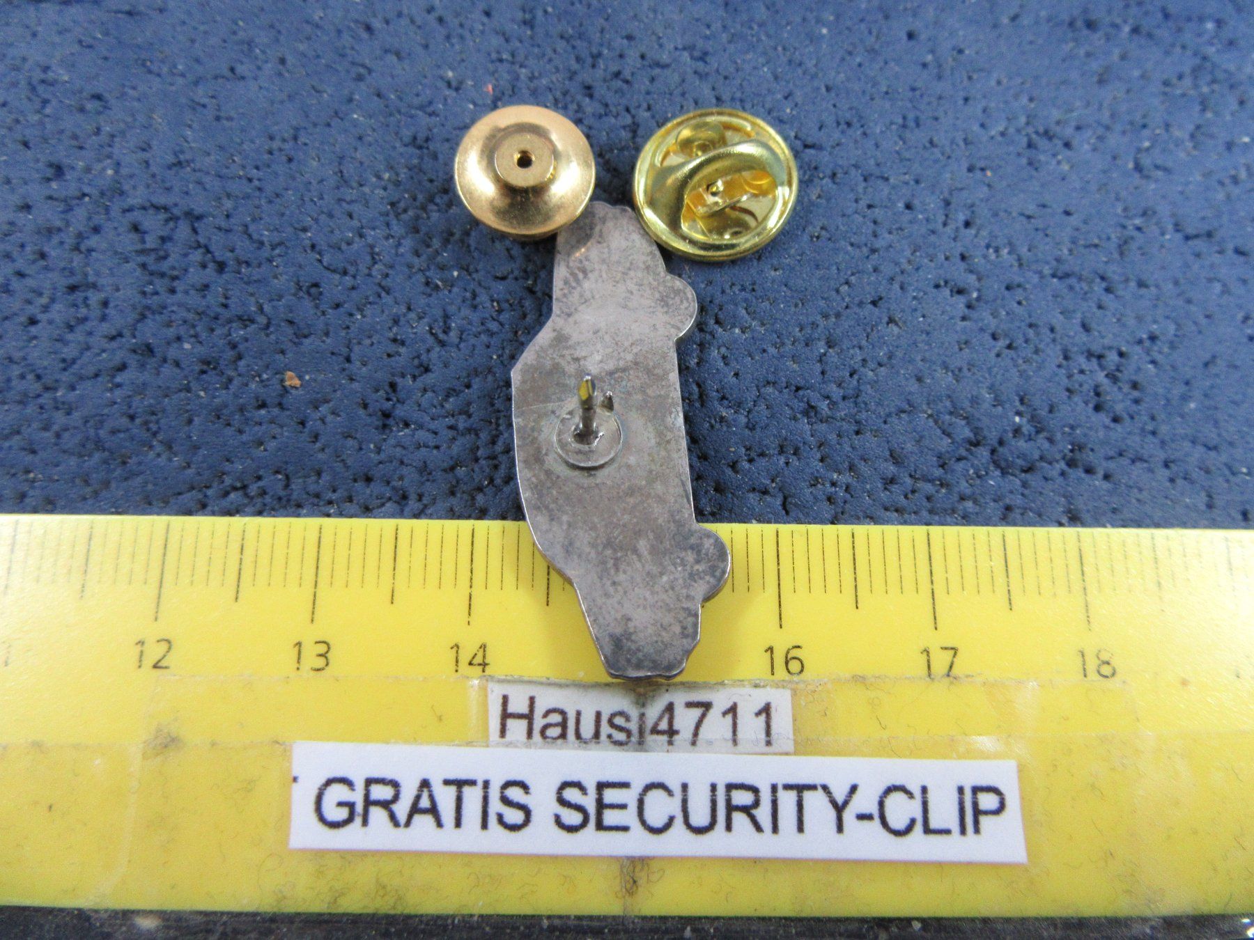 BMW Placchette & Badge: BMW 320i AUTO PIN GLASIERT ROT MIT SECURITY-CLIP – Usato da Ettingen venduto da Hausi4711 2