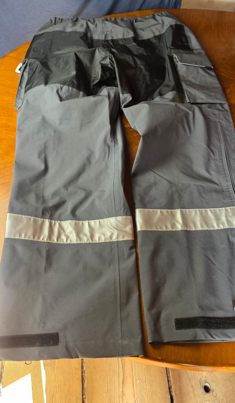 Pantaloni: Die Post / La Poste / La Posta Regenhose – Gr. M - L – Usato da Umiken venduto da Mr0o0ME 1
