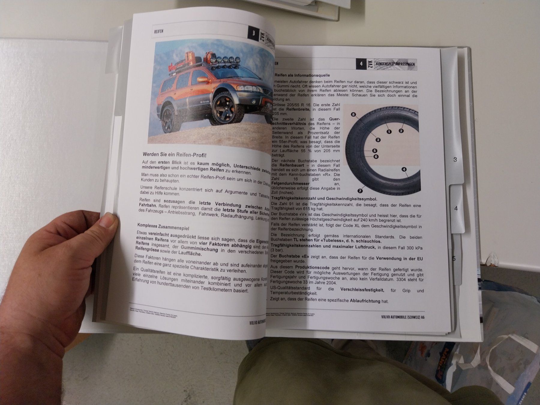 Volvo Documents: Volvo Trainingsordner – D'occasion à Weingarten-Kalth par Bettelbruenneli 6
