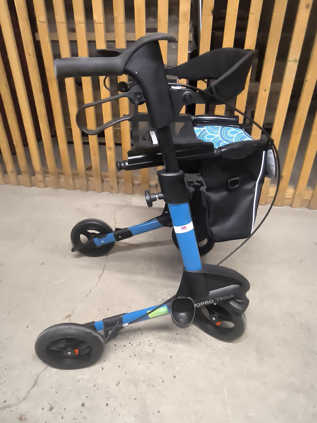 Gehhilfen: Rollator Topro Troja 2G M – Gebraucht aus Allschwil von BezoBezo