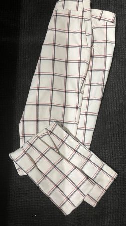 Pantaloni marca Stradivarius TG XS